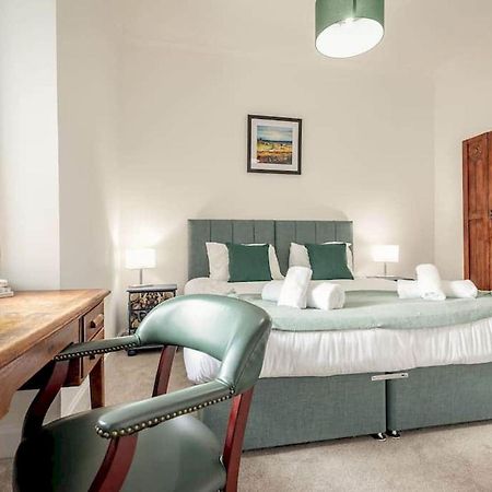 The Cross Keys Apartment - 85D Market Street Сейнт Андрюс Екстериор снимка