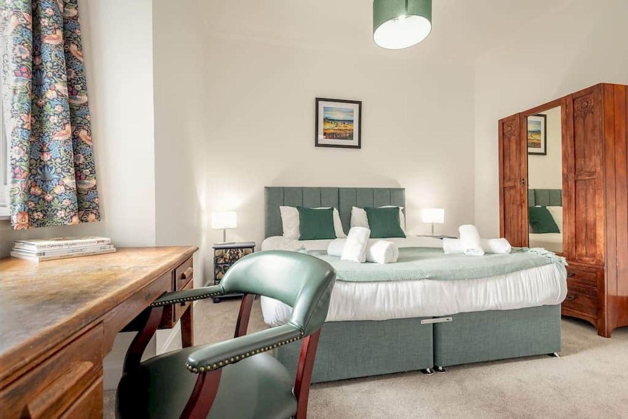 The Cross Keys Apartment - 85D Market Street Сейнт Андрюс Екстериор снимка