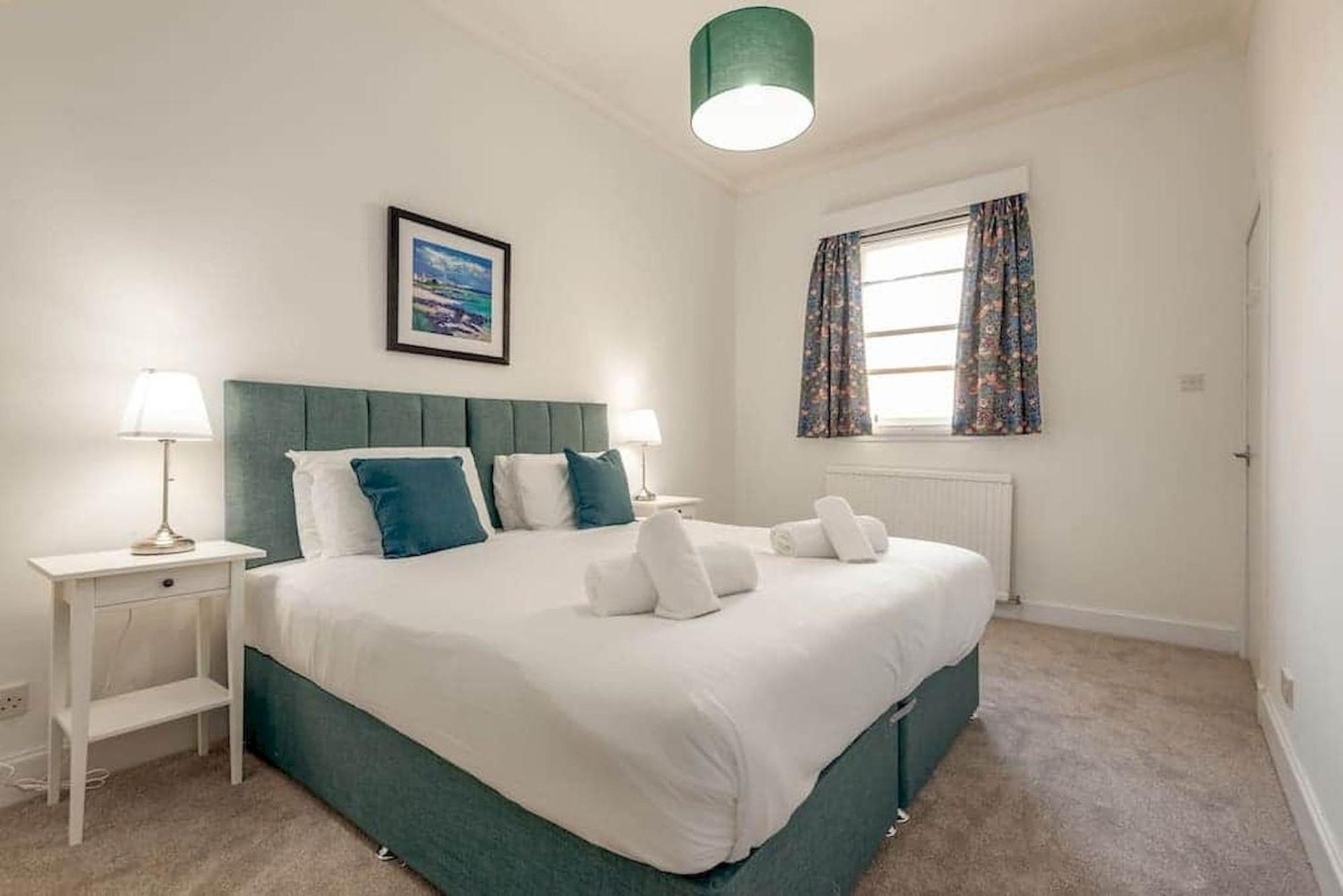 The Cross Keys Apartment - 85D Market Street Сейнт Андрюс Екстериор снимка