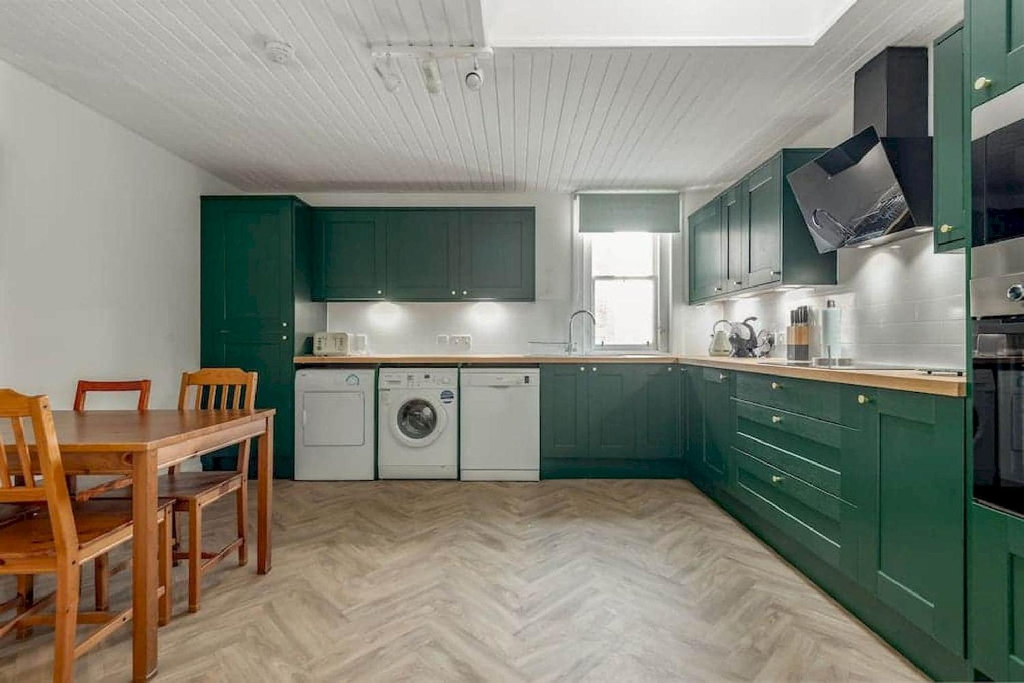 The Cross Keys Apartment - 85D Market Street Сейнт Андрюс Екстериор снимка